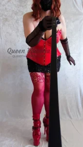 koppel-professionell-dominatrix-queen-viktoria Image courtesy of Queen Viktoria, queenviktoriax.com