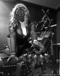 Image courtesy of Queen Viktoria - © Queen Viktoria X, queenviktoriax.com 2026